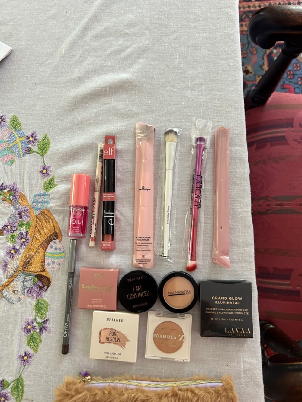 Ipsy 4 New Cosmetic Pouches with 10 sample products & 4 makeup brushes; Unused! - Picture 15 of 16